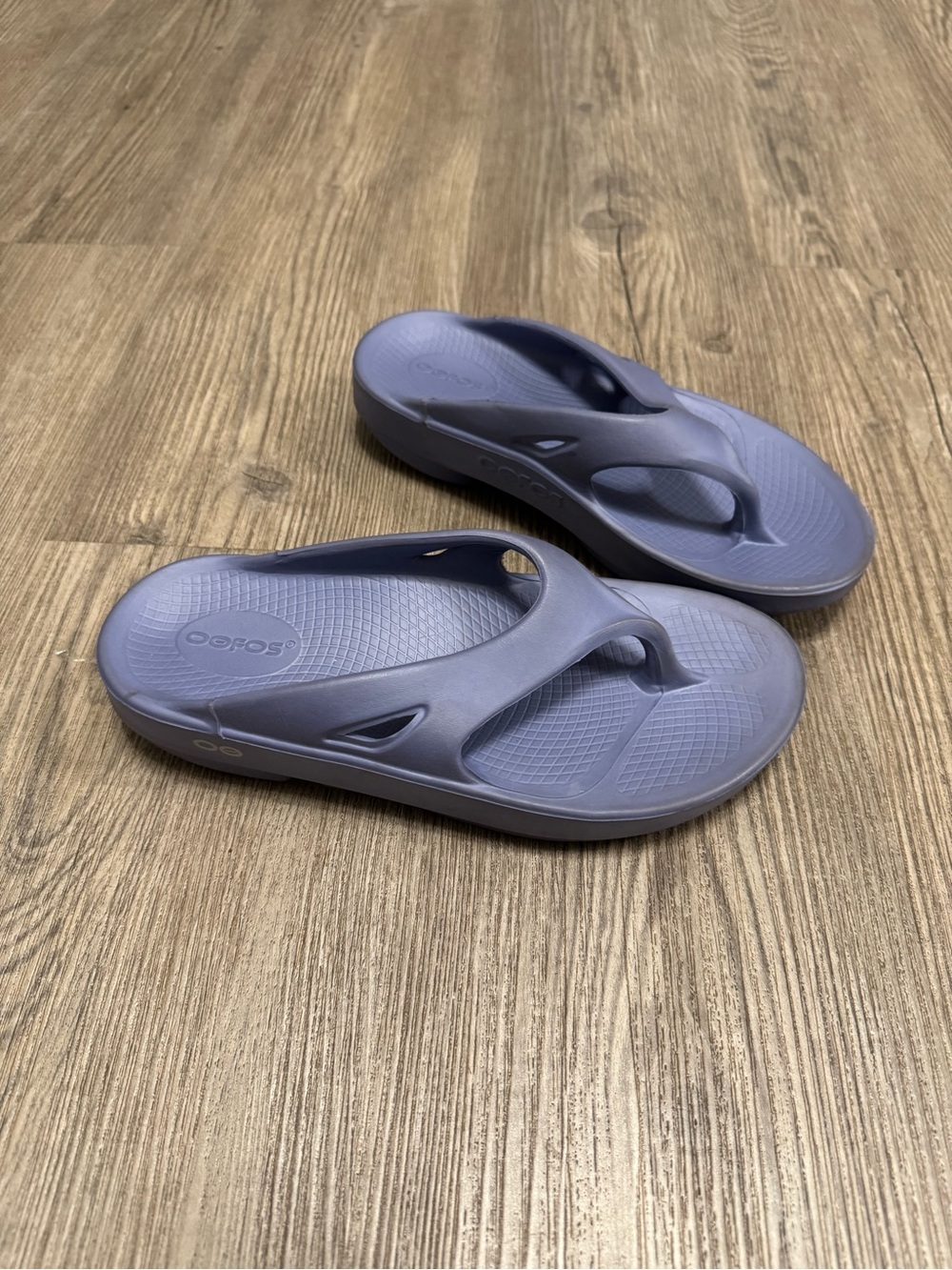 Oofos Flip Flop Sandals Mens 5/ Womens 7